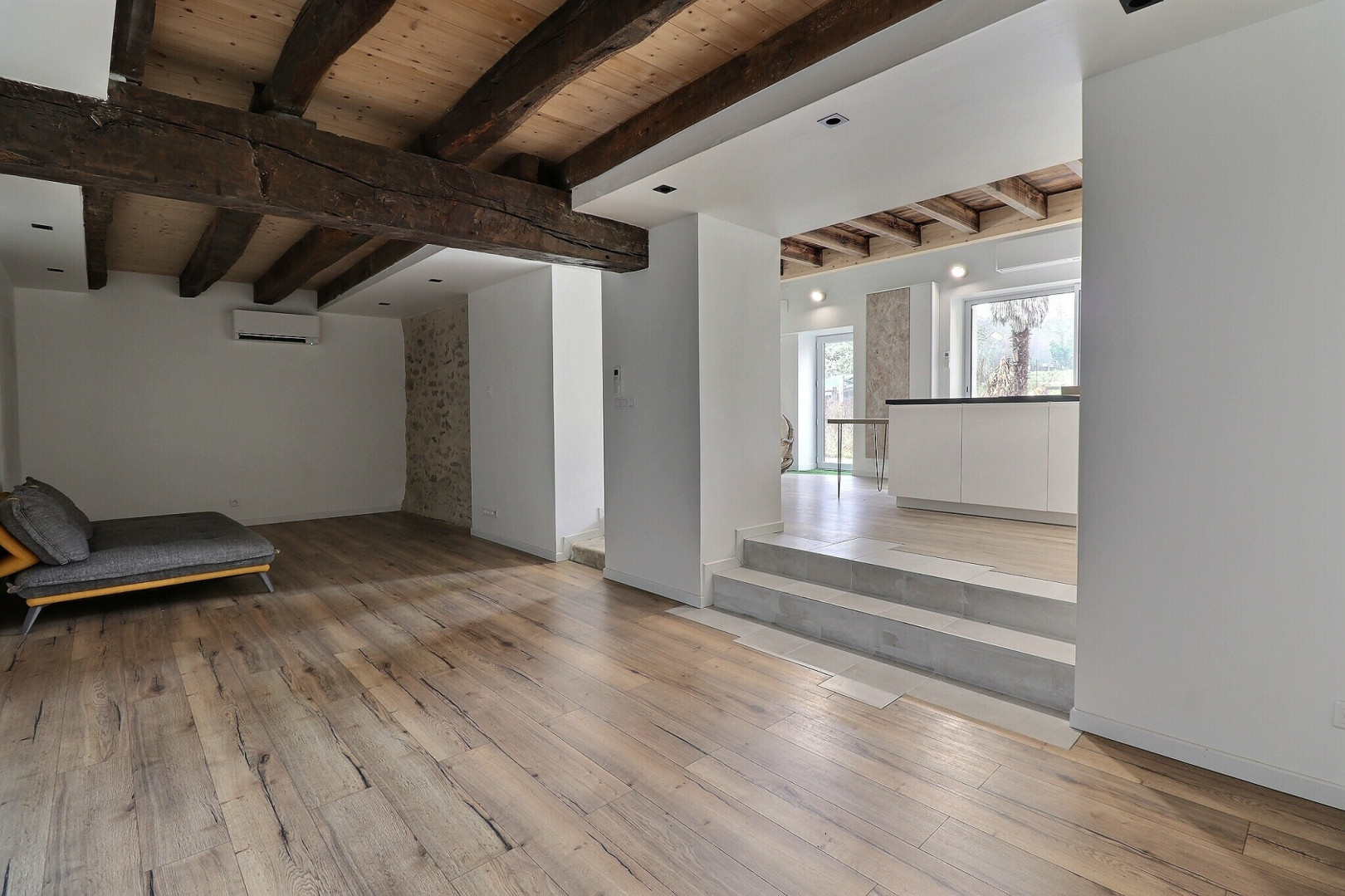 
                                                Vente
                                                 Maison 8 pièces