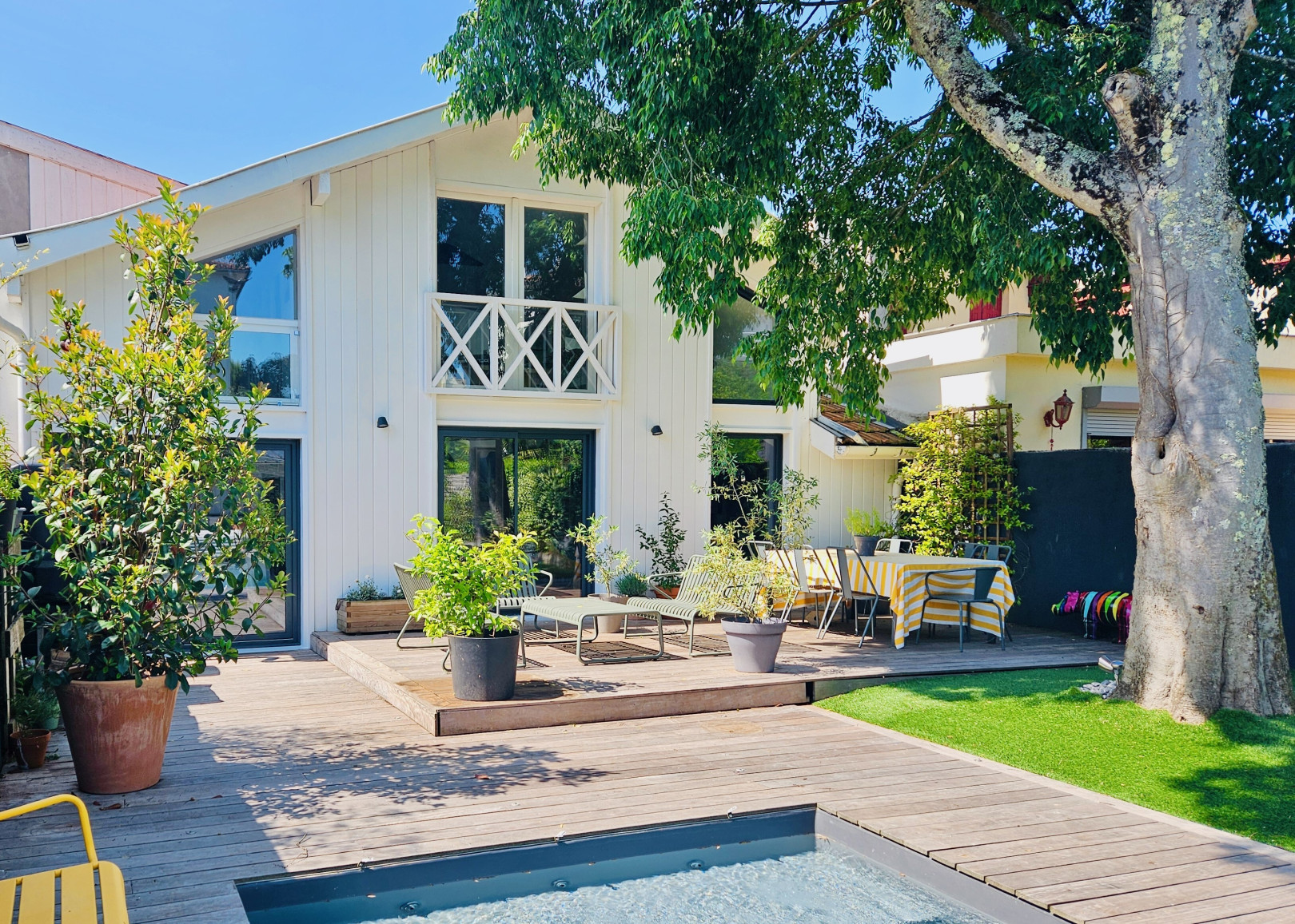 
                                                Vente
                                                 Maison 8 pièces