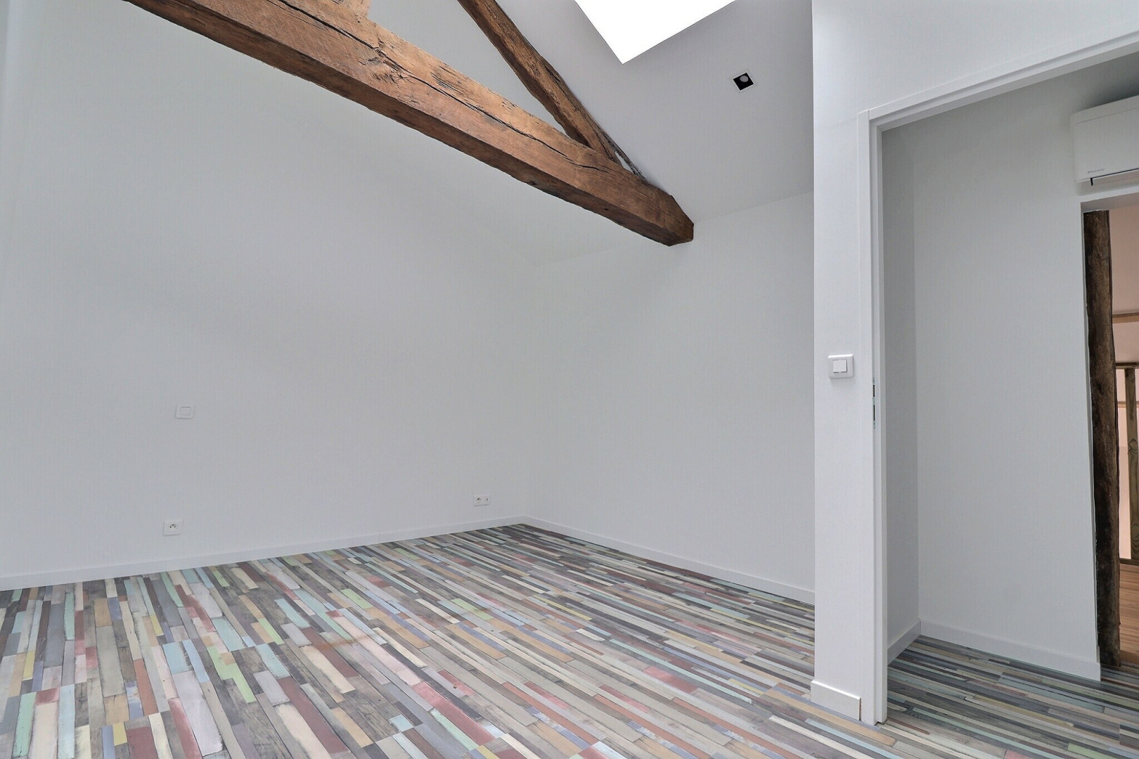 
                                                Vente
                                                 Maison 8 pièces
