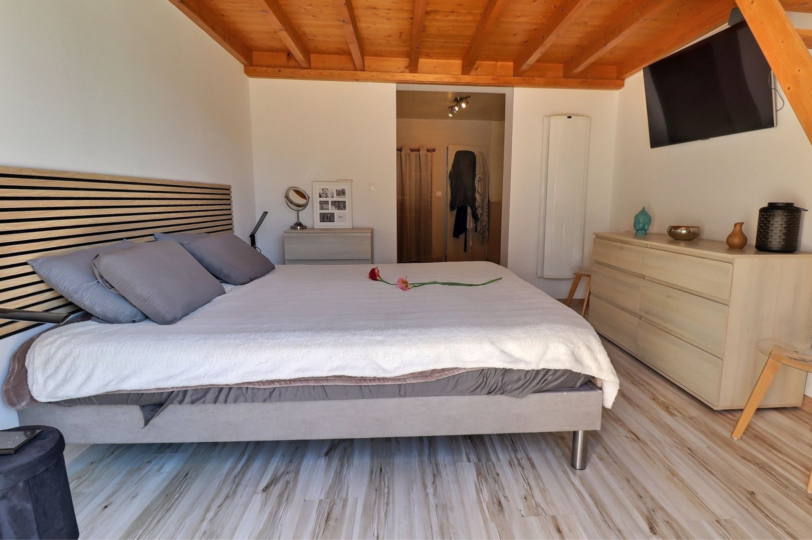 
                                                Vente
                                                 Maison 8 pièces