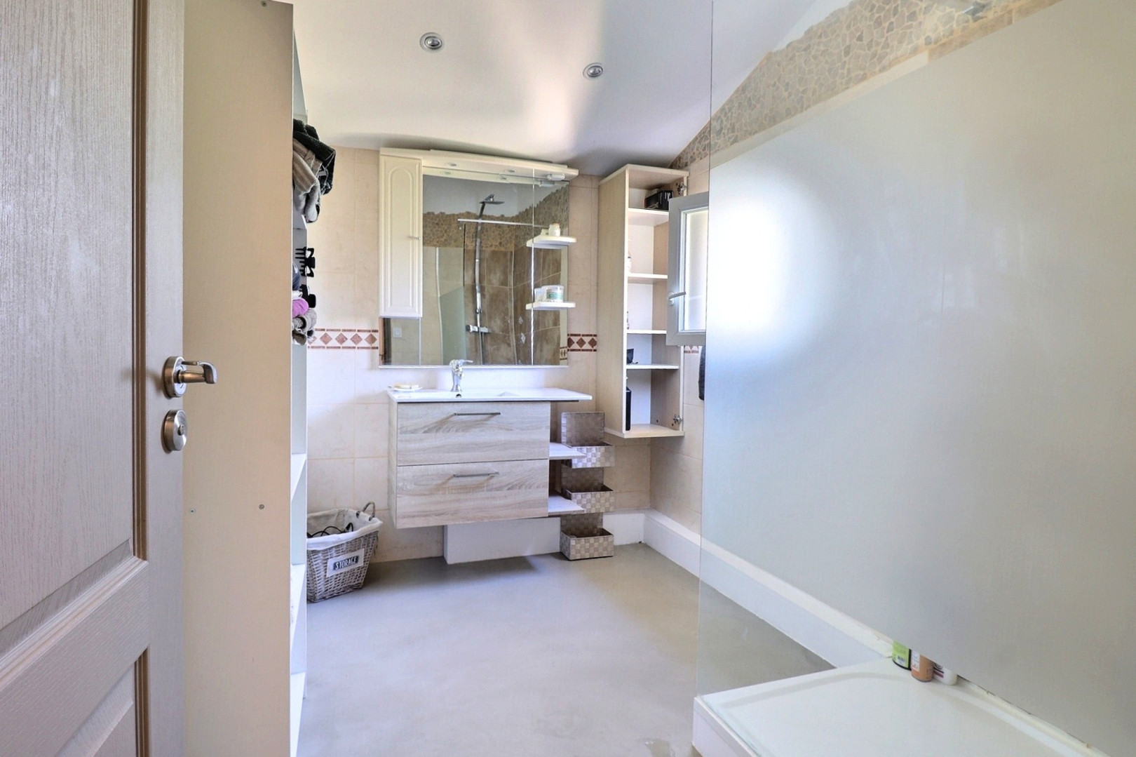 
                                                Vente
                                                 Maison 8 pièces