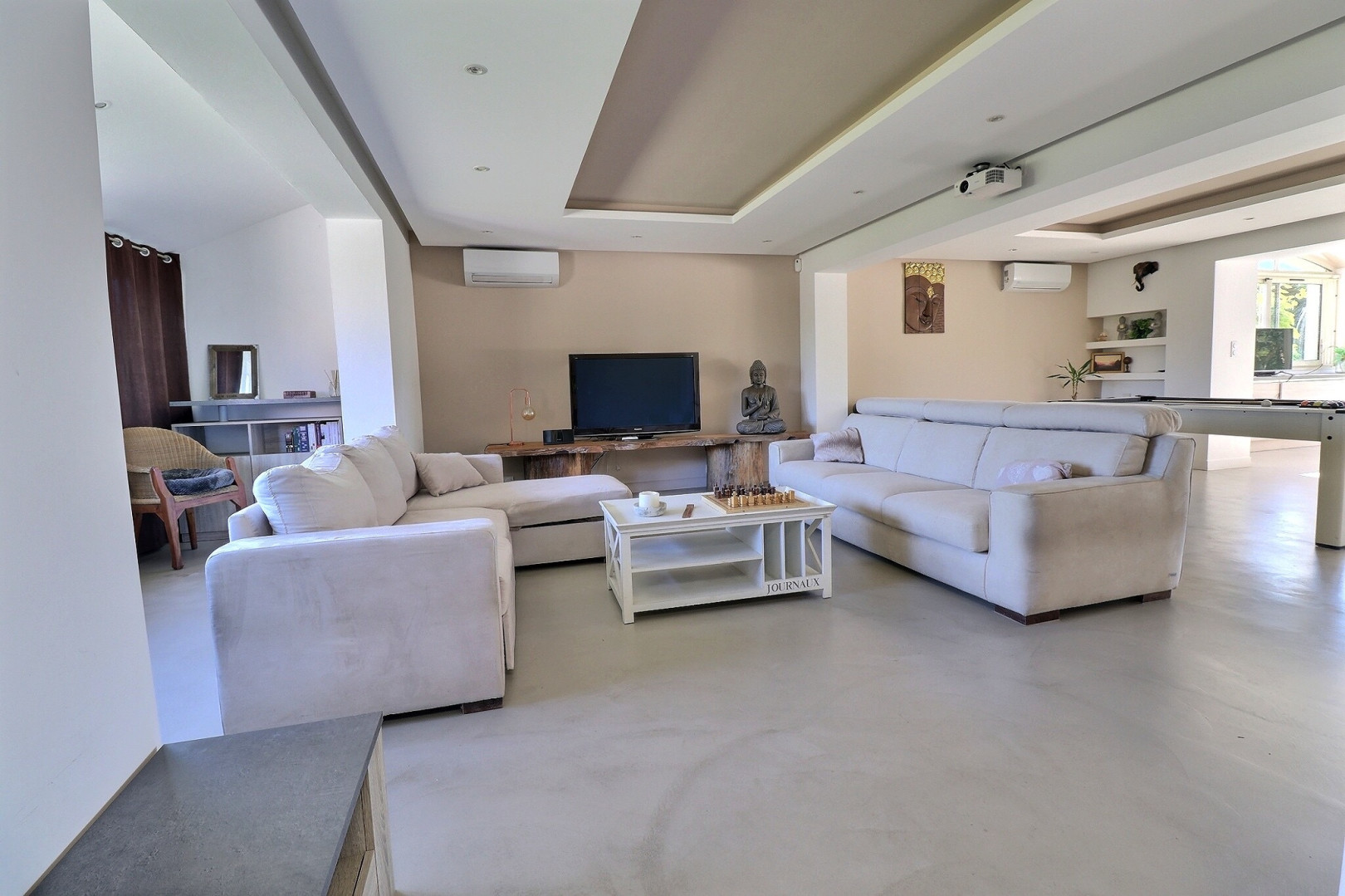 
                                                Vente
                                                 Maison 8 pièces