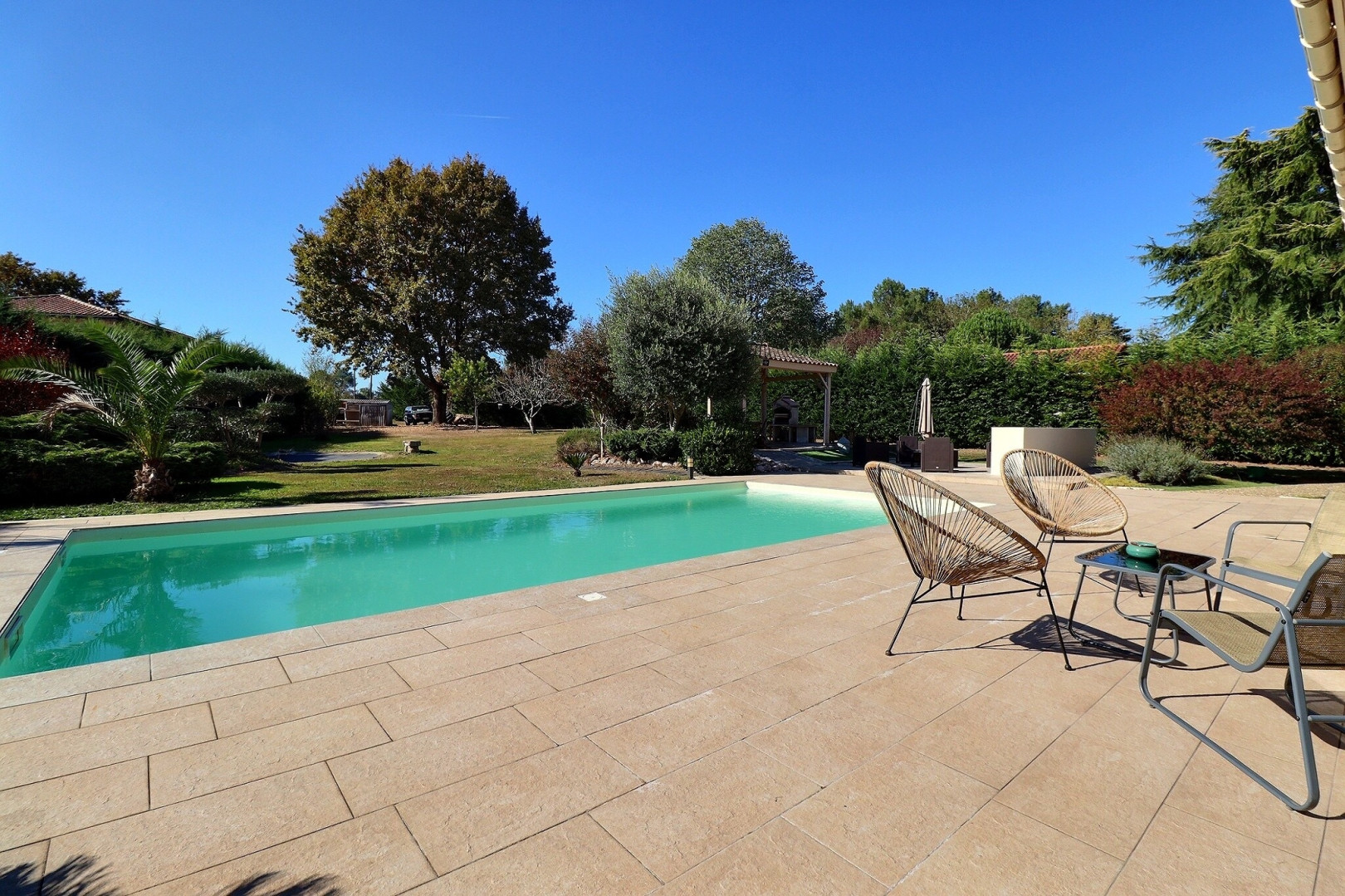 
                                                Vente
                                                 Maison 8 pièces
