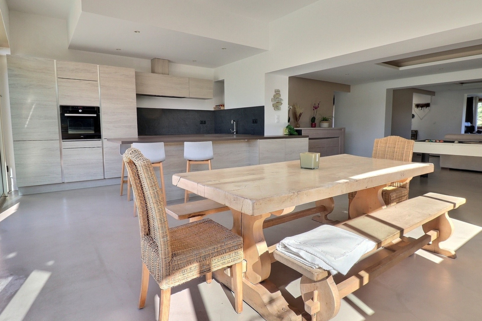 
                                                Vente
                                                 Maison 8 pièces