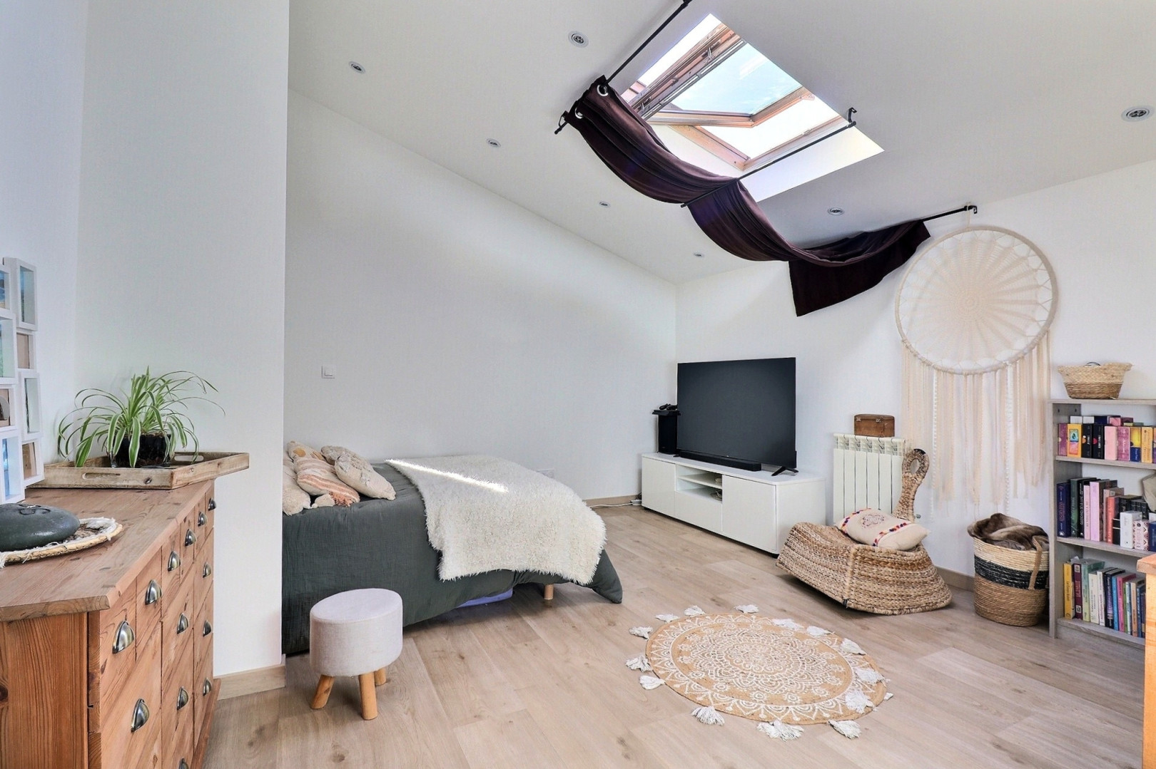 
                                                Vente
                                                 Maison 8 pièces