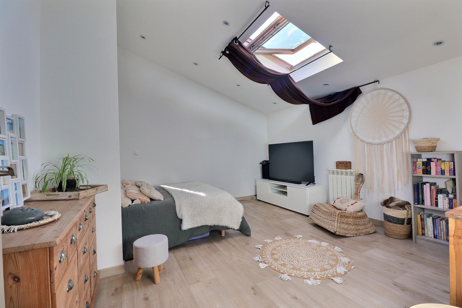 
                                                Vente
                                                 Maison 8 pièces