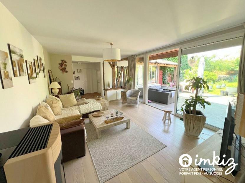 
                                                Vente
                                                 Maison 8 pièces