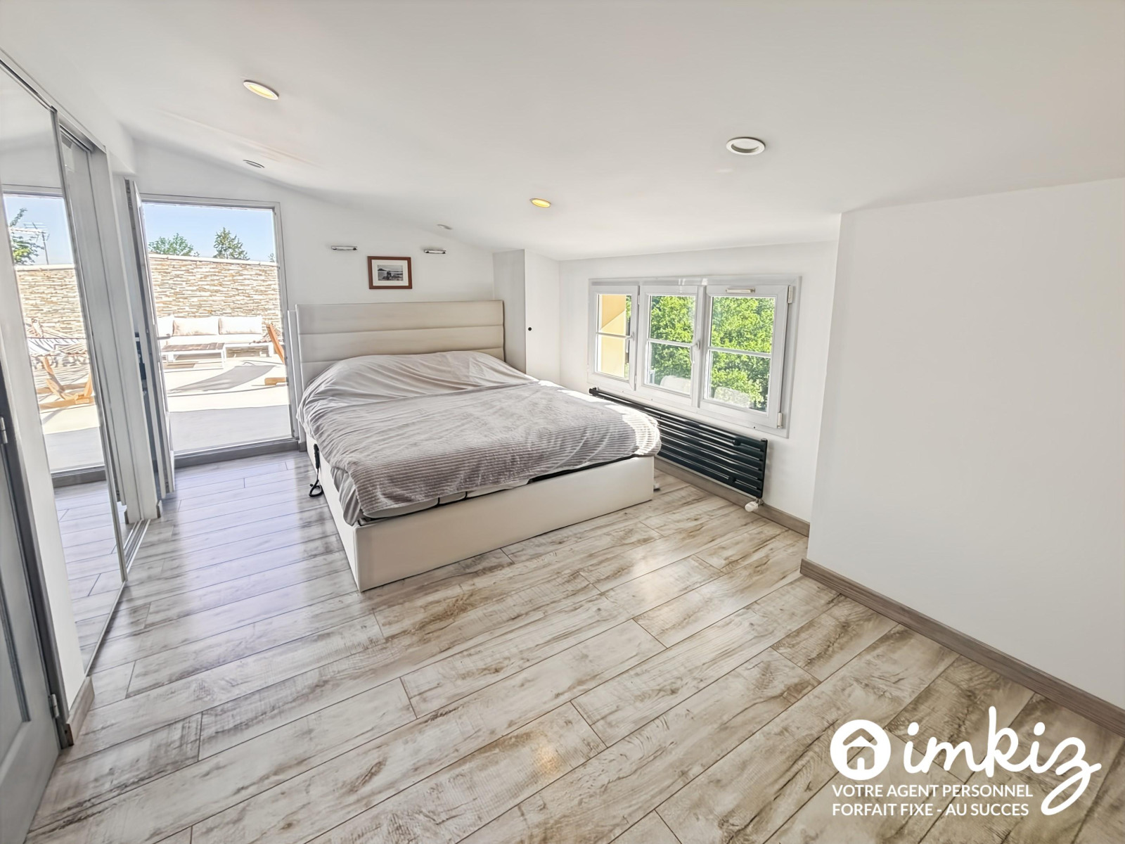
                                                Vente
                                                 Maison 8 pièces