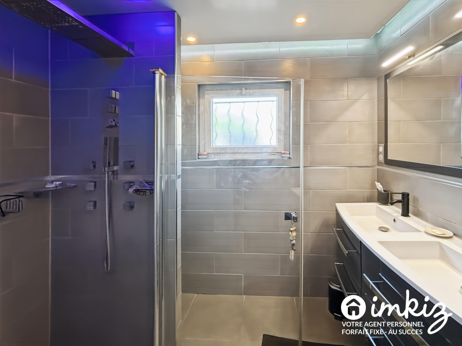 
                                                Vente
                                                 Maison 8 pièces