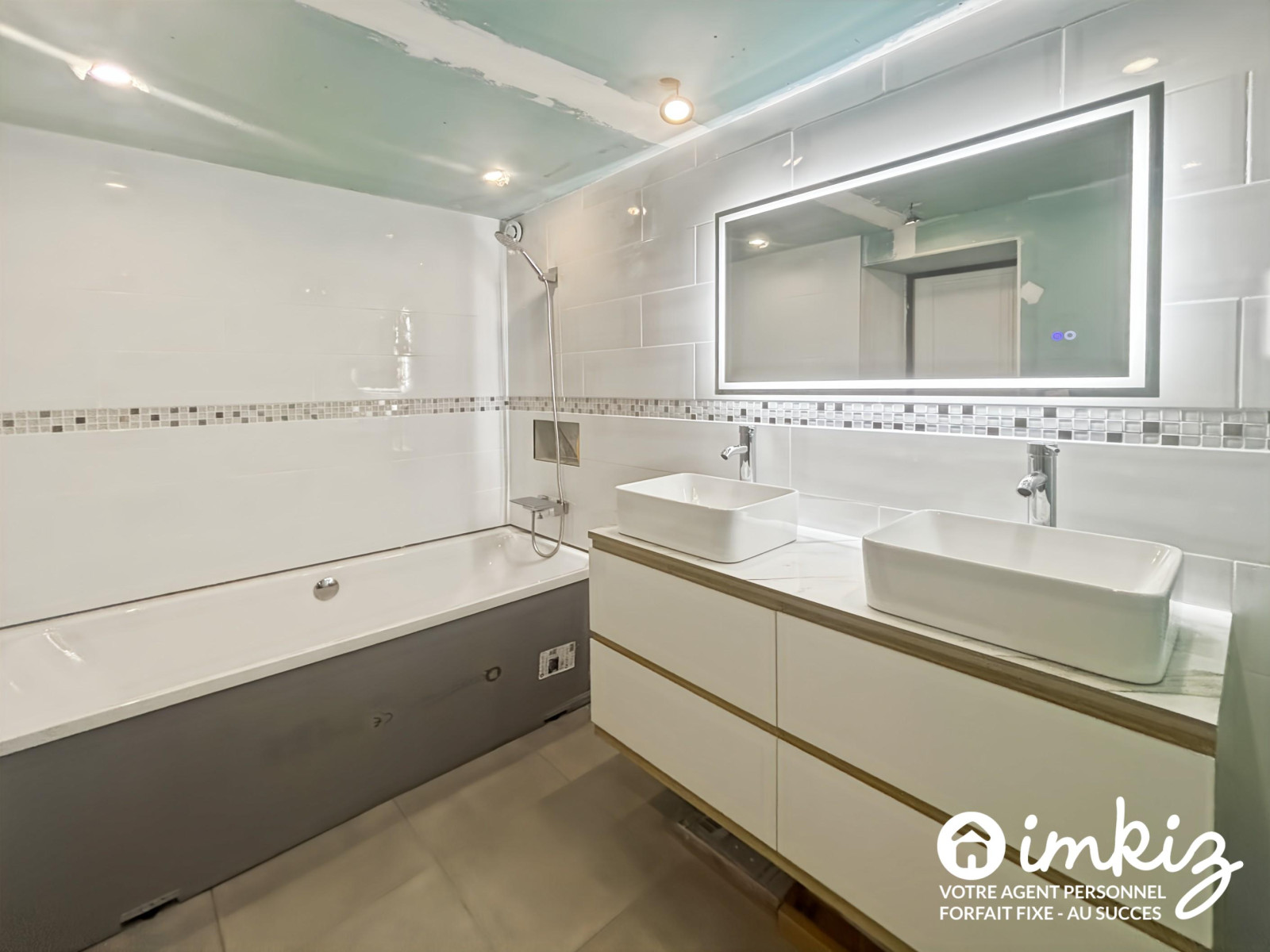
                                                Vente
                                                 Maison 8 pièces