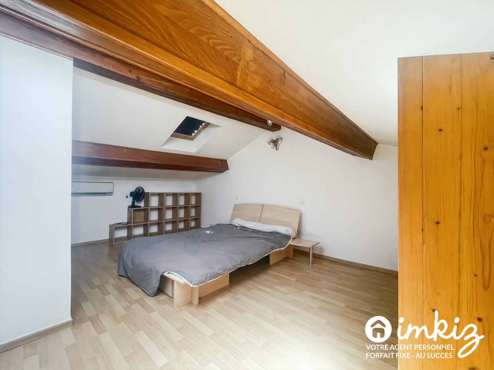 
                                                Vente
                                                 Maison 8 pièces avec piscine et entrepôt