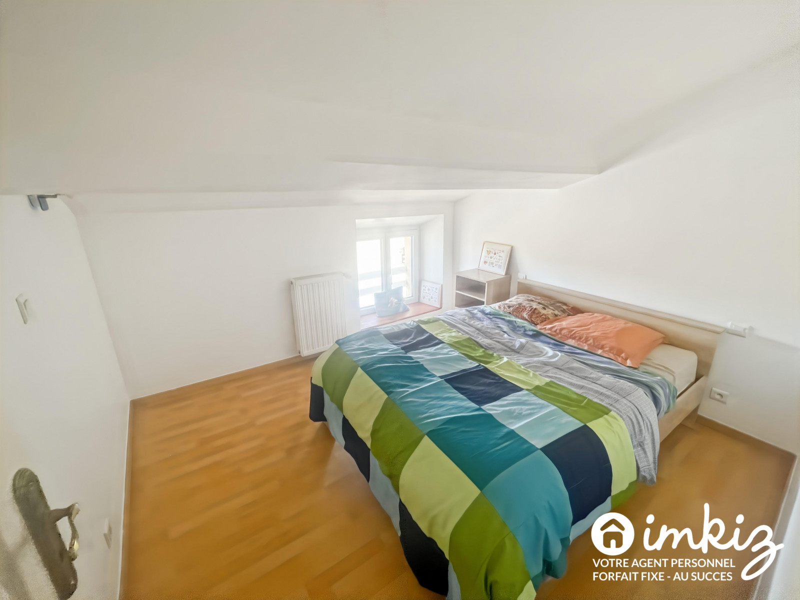 Vente
                                                 Maison 8 pièces avec piscine et entrepôt