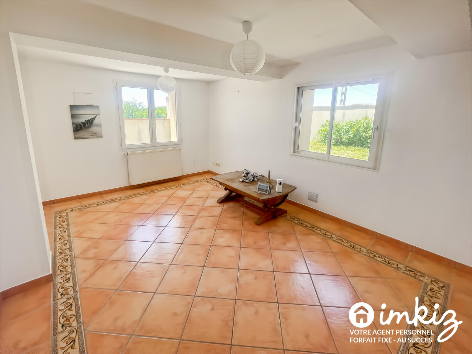 
                                                Vente
                                                 Maison 8 pièces avec piscine et entrepôt