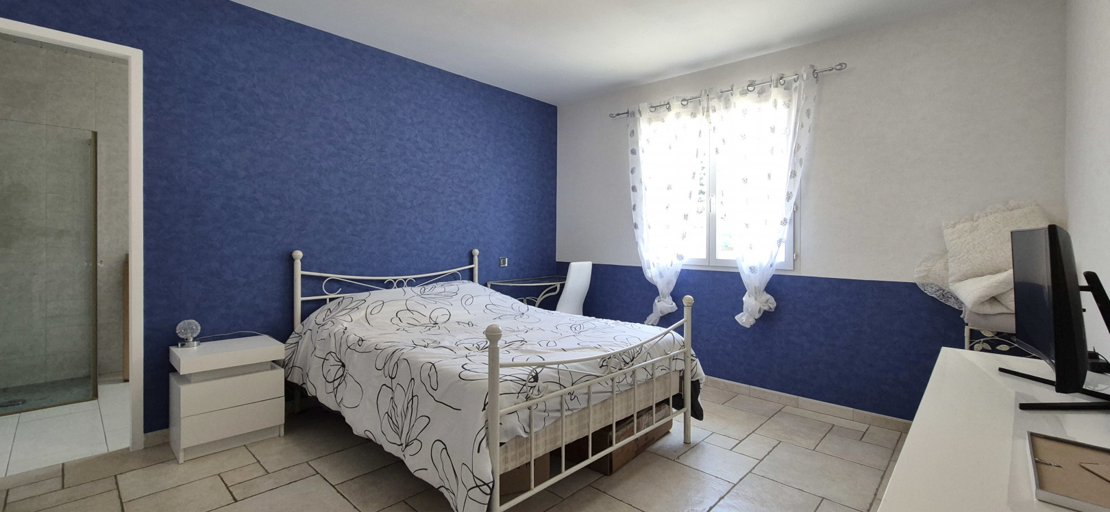 
                                                Vente
                                                 Maison 8 pièces de 365 m² sur 1800 m² de terrain