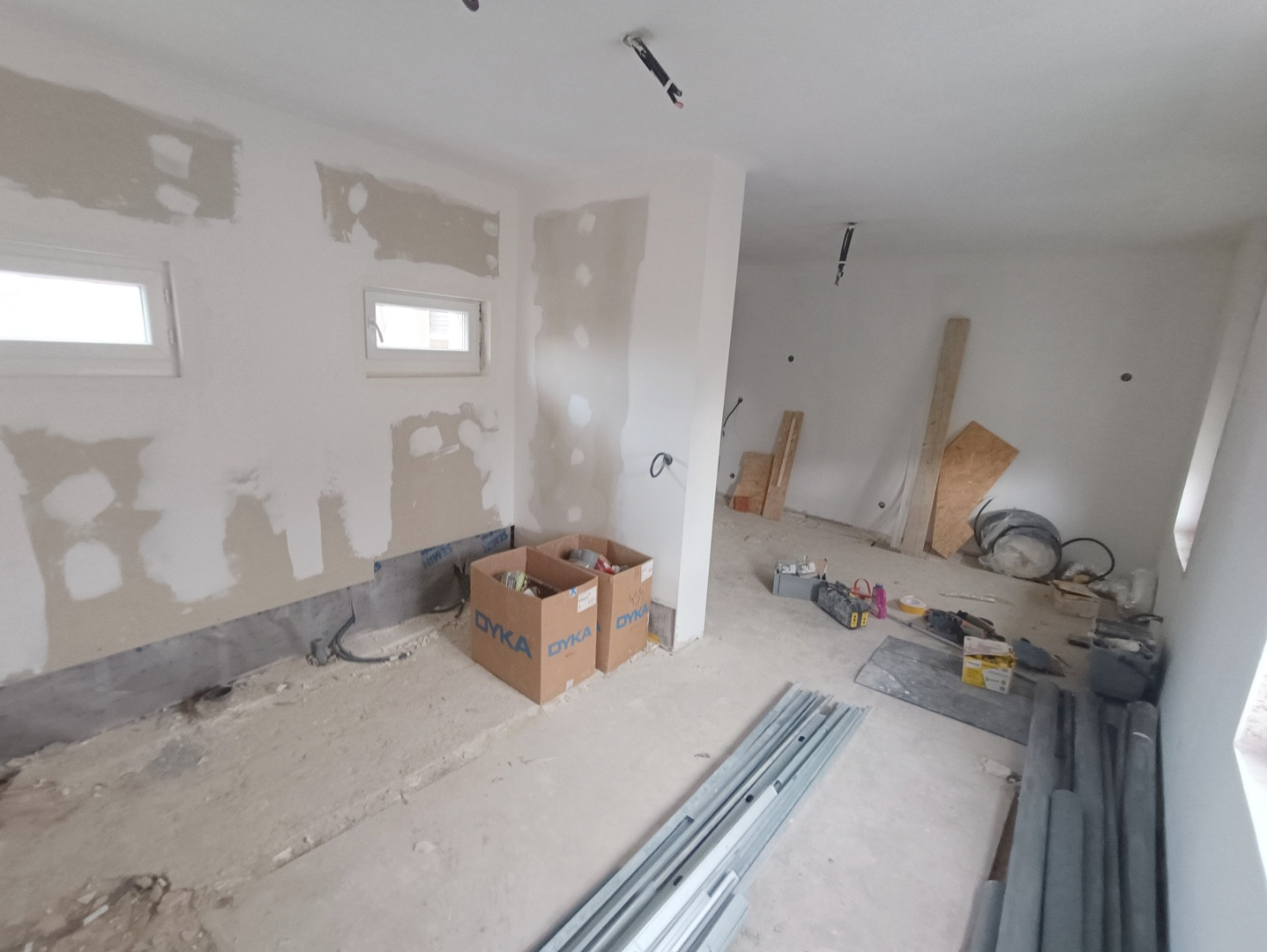 
                                                Vente
                                                 Maison 3 chambres à finir de rénover