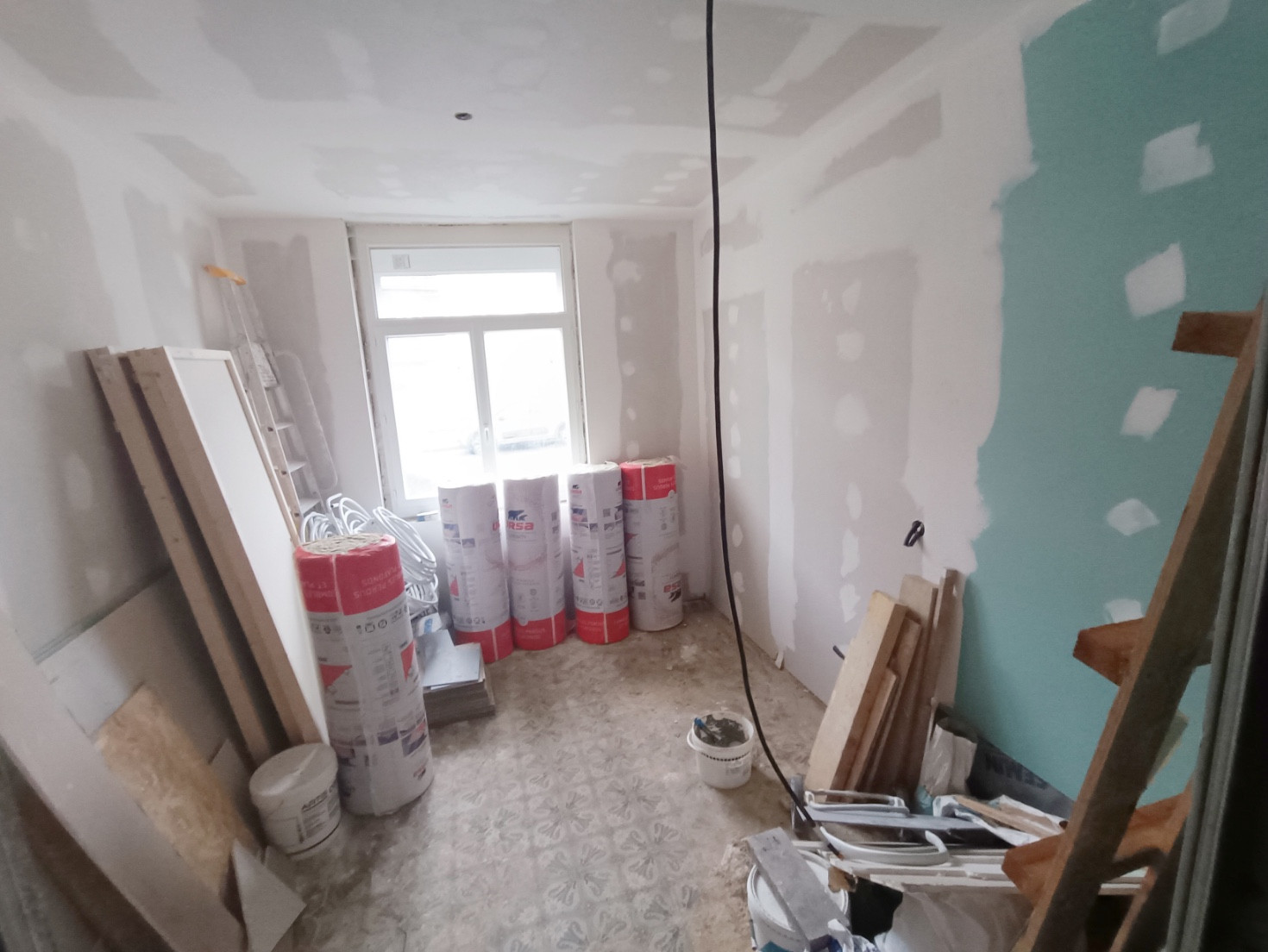 
                                                Vente
                                                 Maison 3 chambres à finir de rénover