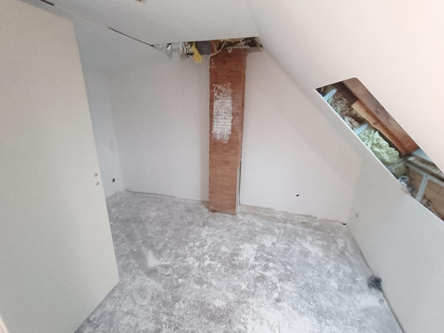 
                                                Vente
                                                 Maison 3 chambres à finir de rénover