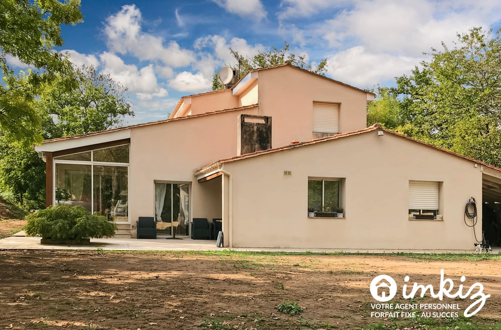 
                                                Vente
                                                 Maison 9 pièces