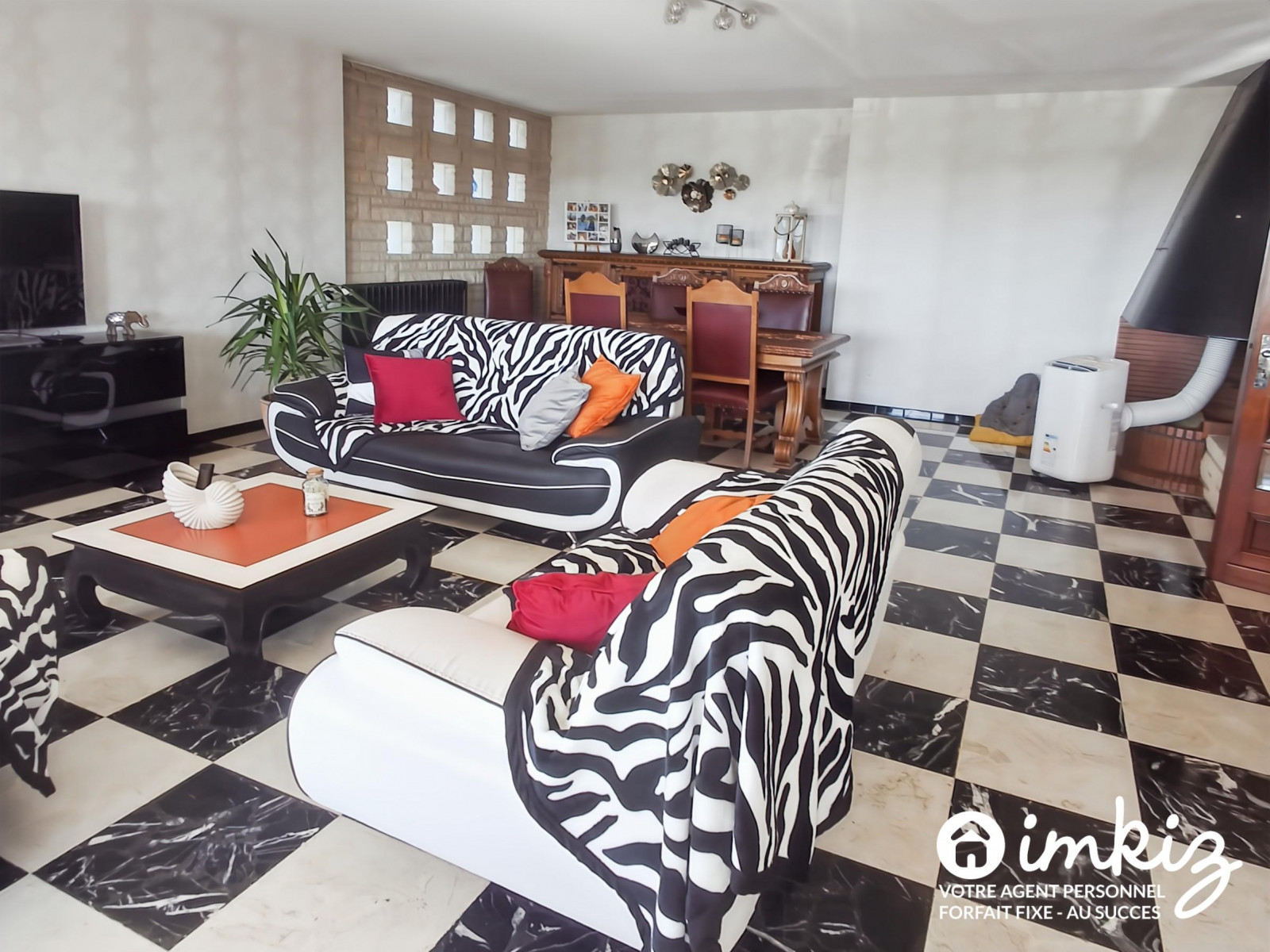 
                                                Vente
                                                 Maison 9 pièces