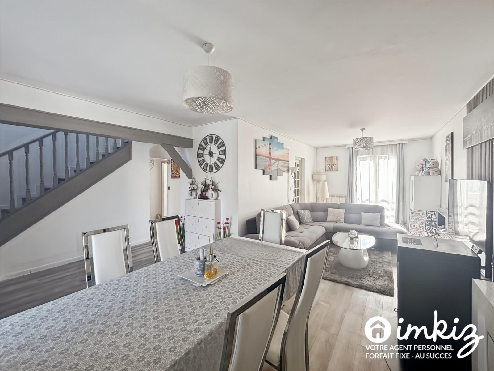 
                                                Vente
                                                 Maison 9 pièces