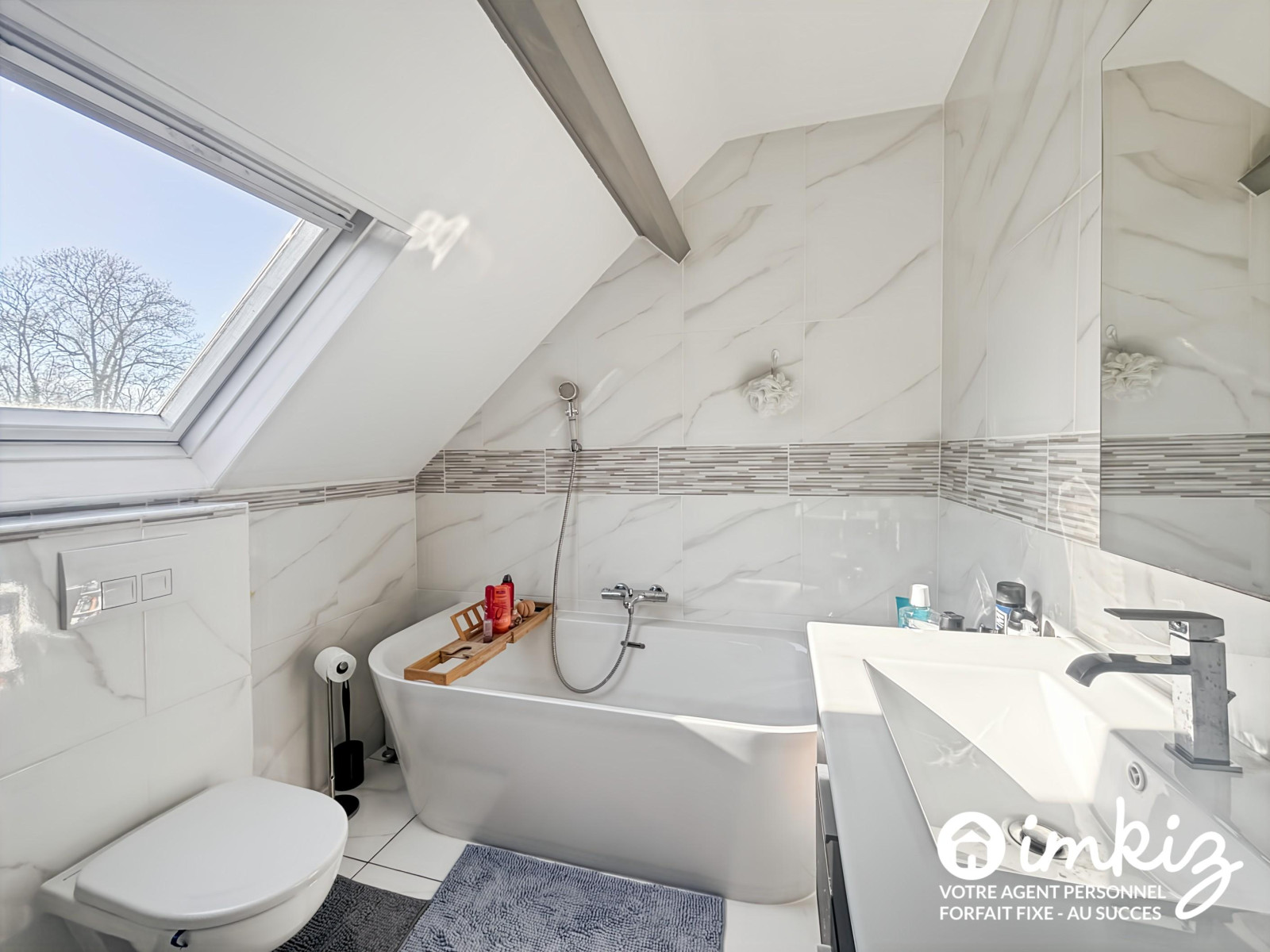 
                                                Vente
                                                 Maison 9 pièces