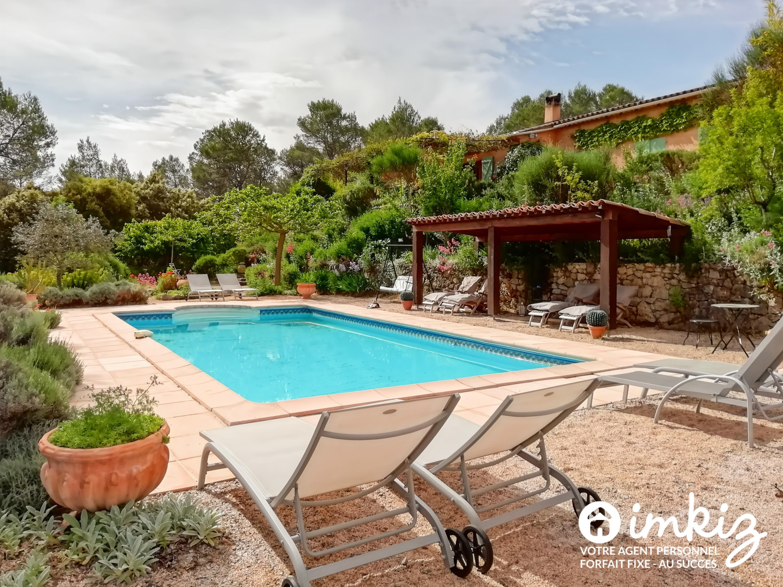 
                                                Vente
                                                 Maison 9 pièces