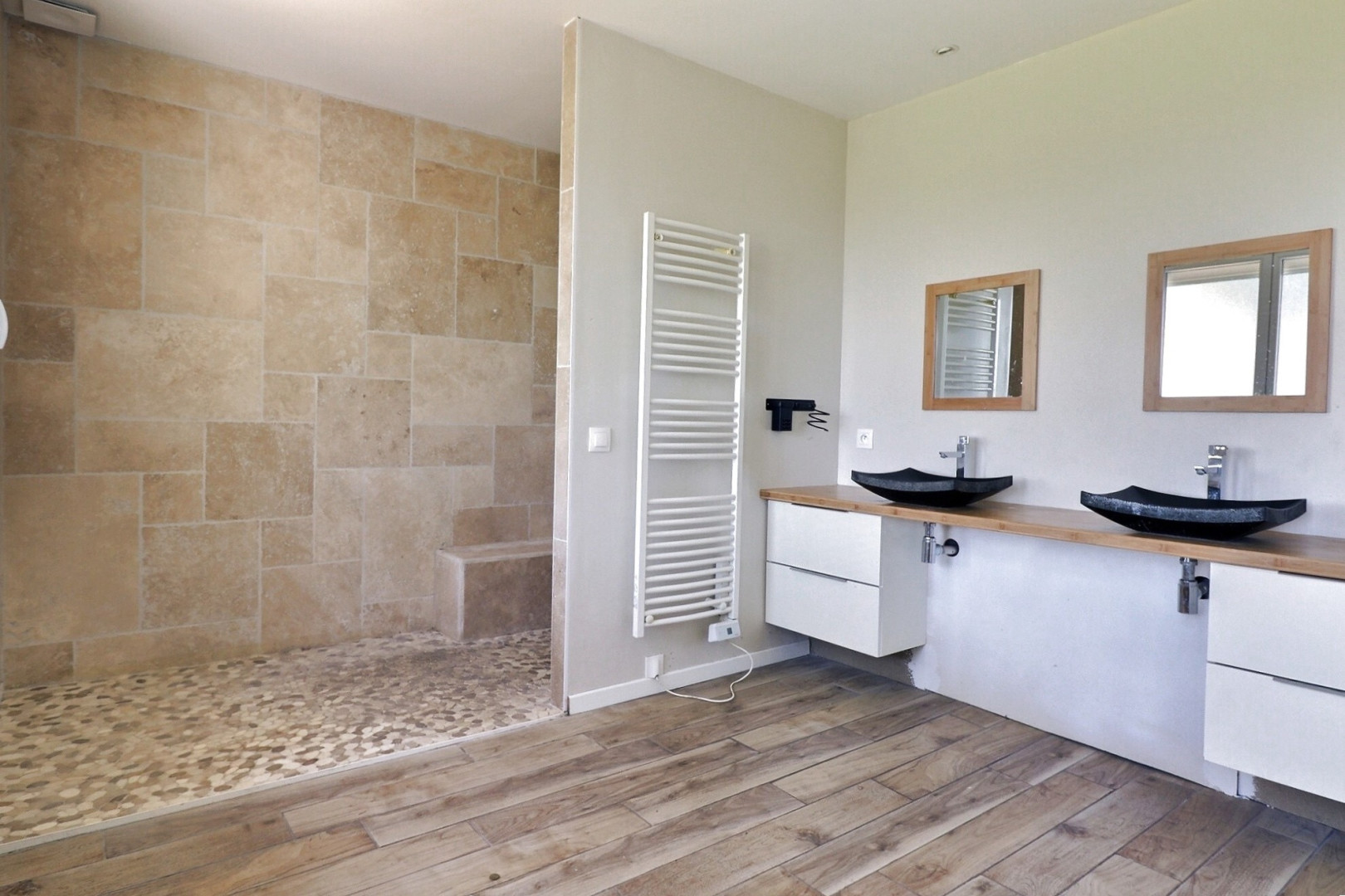 
                                                Vente
                                                 Maison 9 pièces