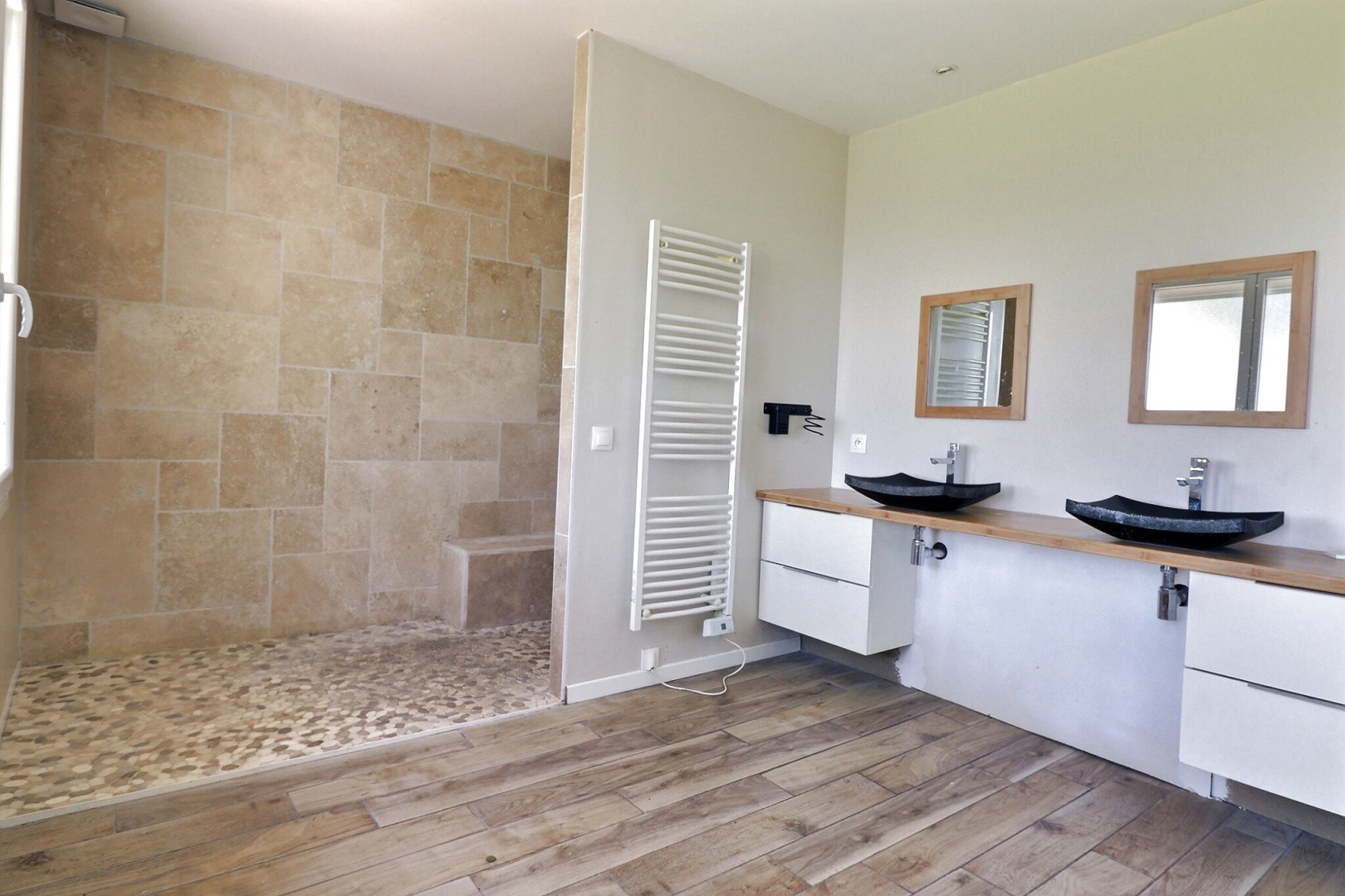 
                                                Vente
                                                 Maison 9 pièces