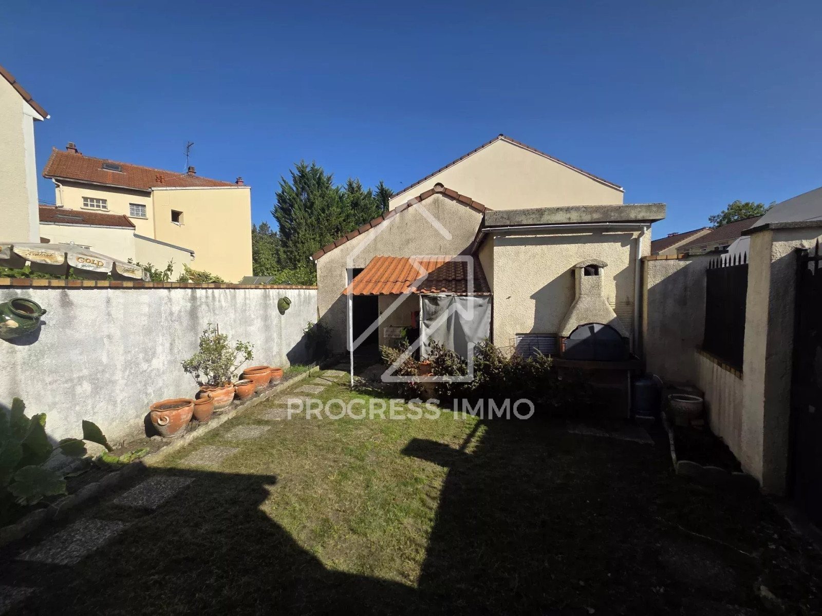 
                                                Vente
                                                 Maison 90m² à Bondy en copropriété