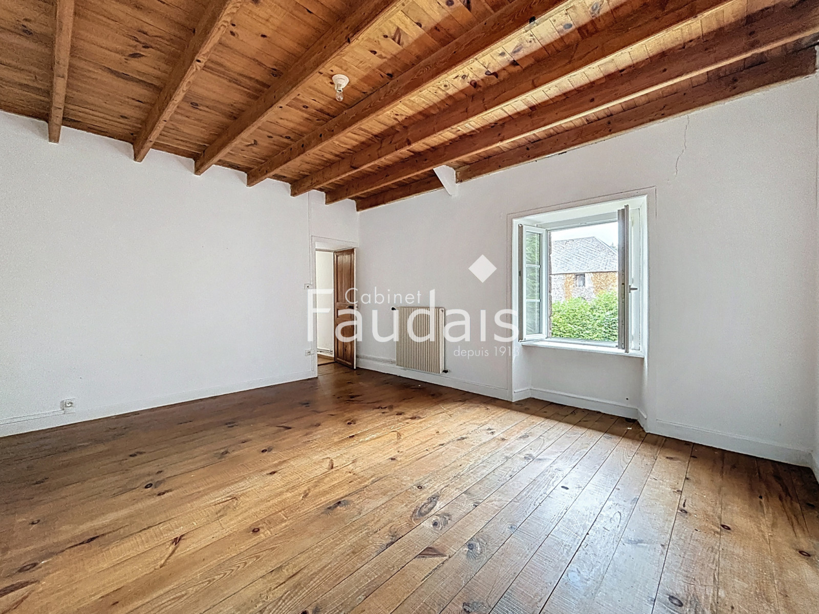 
                                                Vente
                                                 Maison à fort potentiel Axe SAINT-LO / COUTANCES