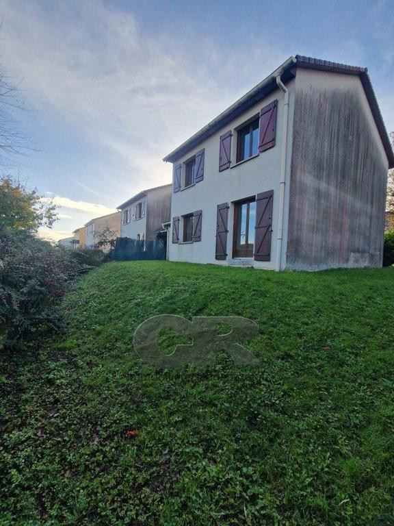 
                                                Location
                                                 MAISON A LOUER A LUDRES