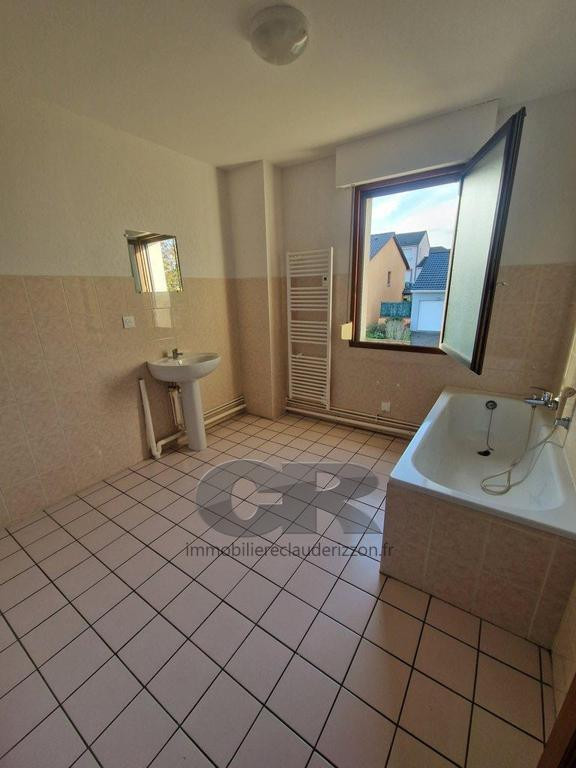 
                                                Location
                                                 MAISON A LOUER A LUDRES