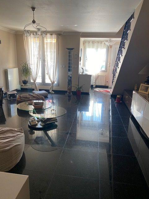 
                                                Location
                                                 Maison à louer à Suresnes