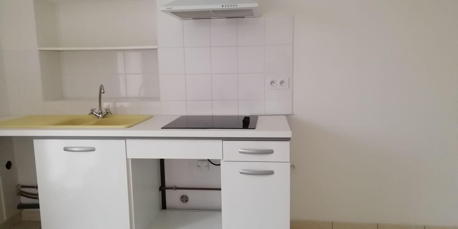 
                                                Location
                                                 Maison à louer libre de suite, toutes commodités.