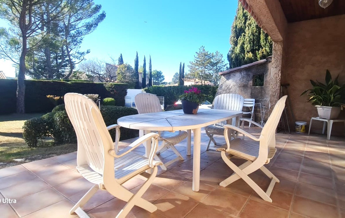 
                                                Vente
                                                 Maison à rafraichir - Jardin - 5 mn gare AIX TGV