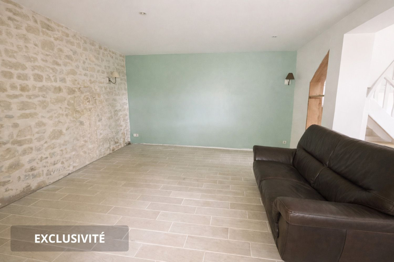 
                                                Vente
                                                 MAISON À RENOVER À CHAMPNIERS