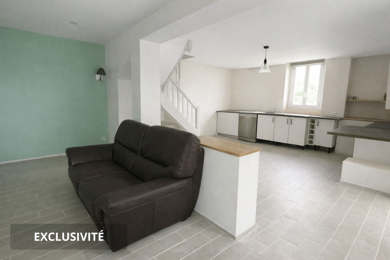 
                                                Vente
                                                 MAISON À RENOVER À CHAMPNIERS