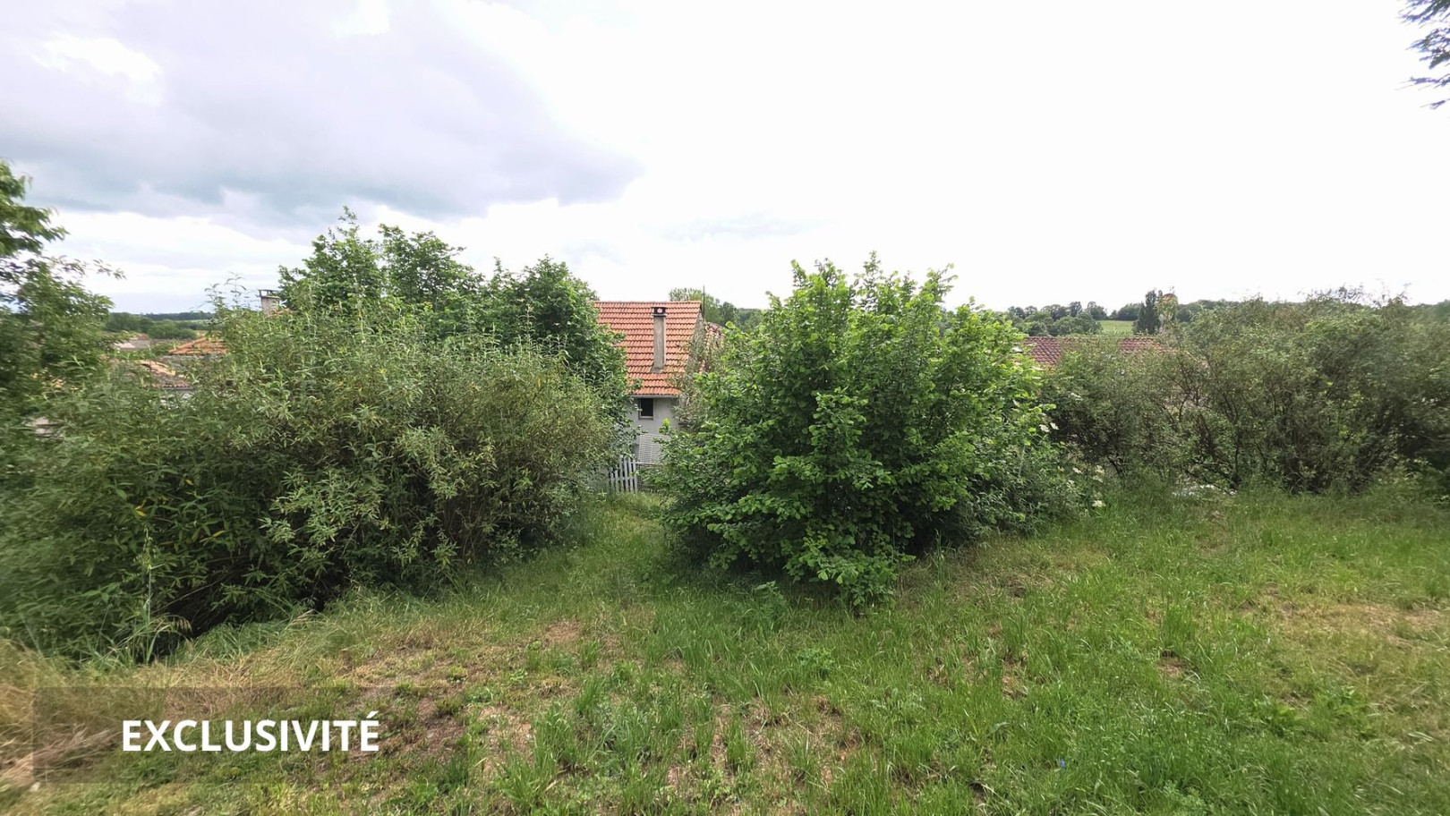 
                                                Vente
                                                 MAISON À RENOVER À CHAMPNIERS