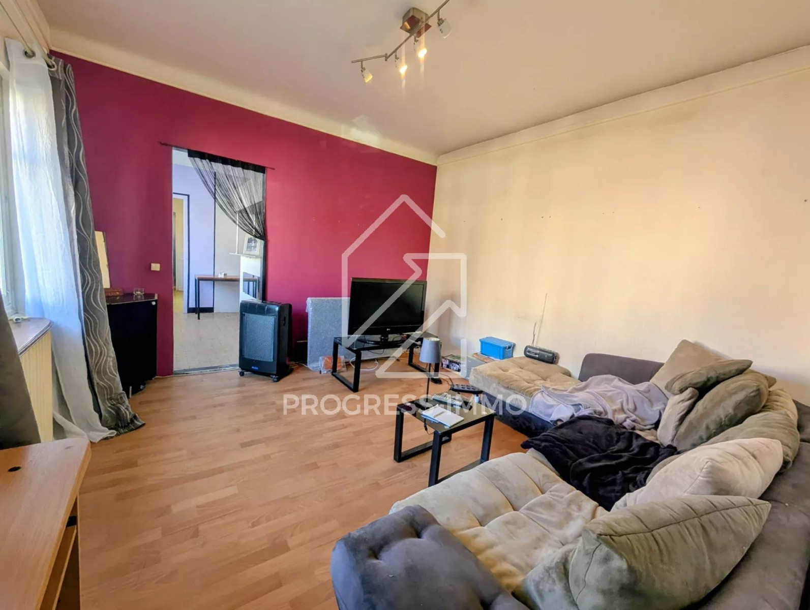 
                                                Vente
                                                 Maison à rénover avec fort potentiel – Champigny-sur-Marne