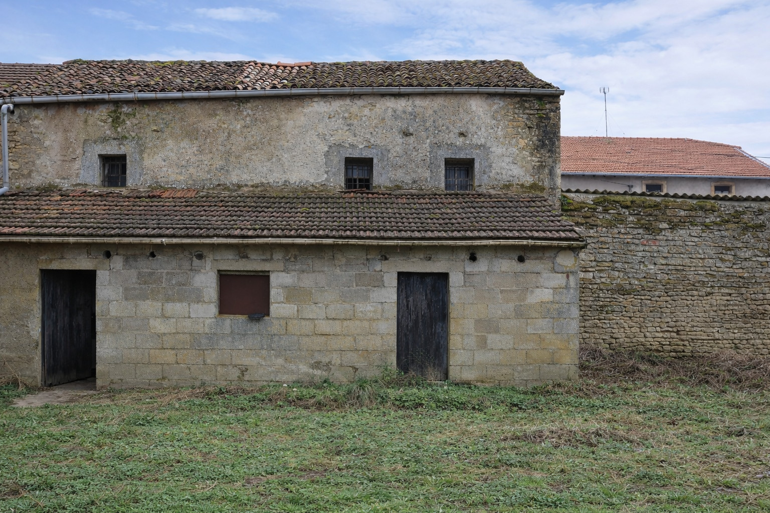
                                                Vente
                                                 Maison à rénover entièrement - Potentiel déjà pensé