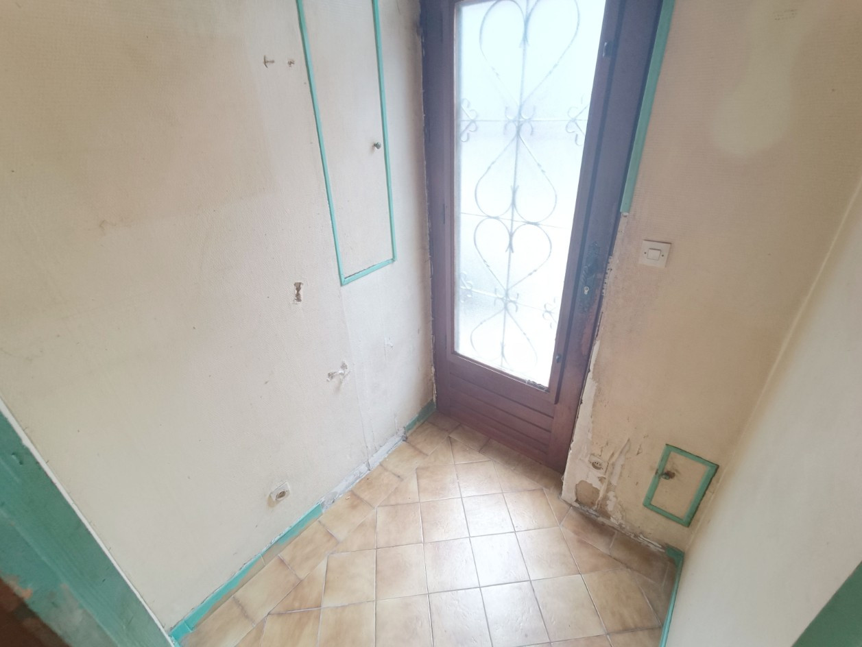 
                                                Vente
                                                 Maison à rénover Quartier St-Pierre 2 chambres
