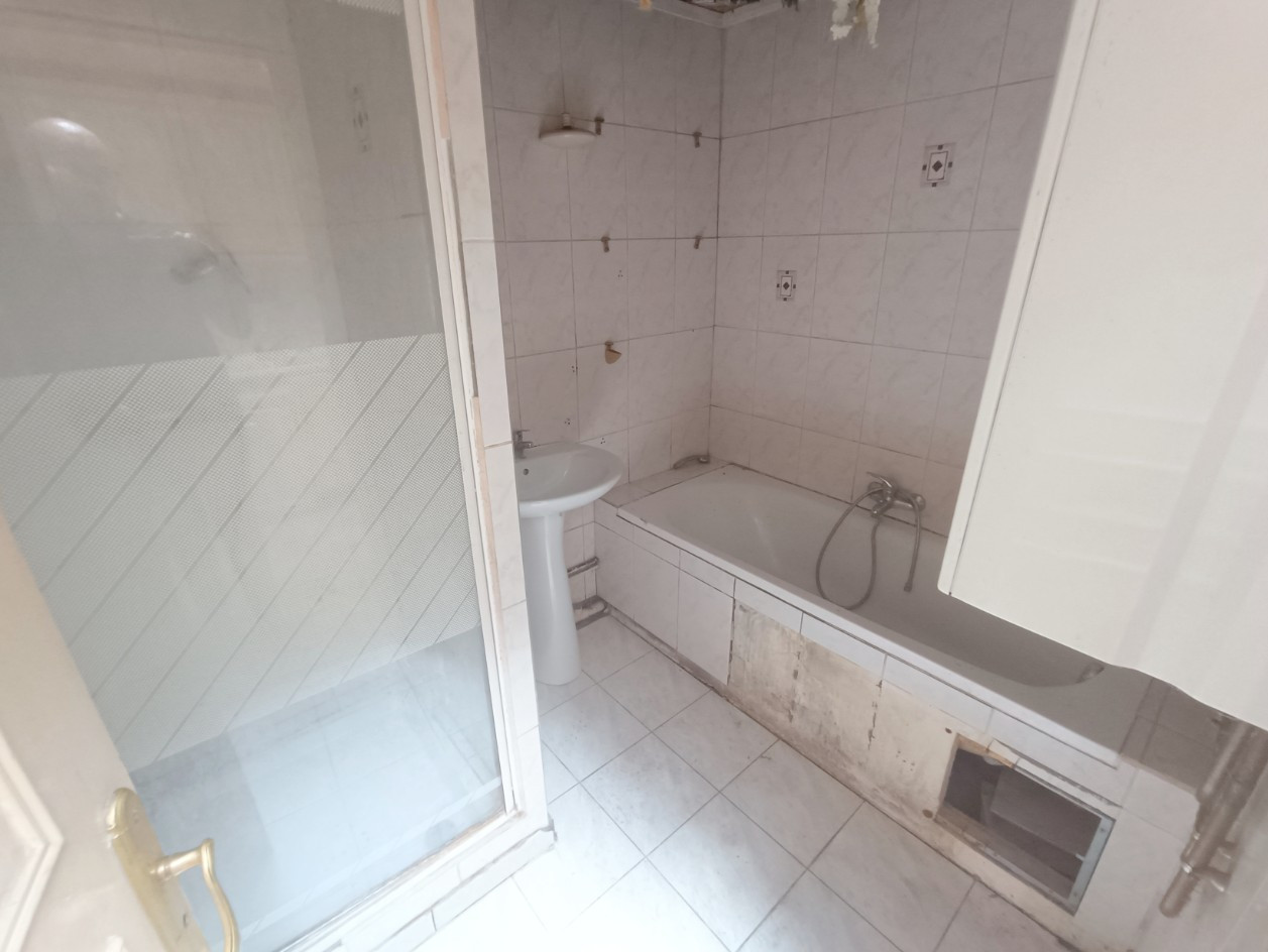 
                                                Vente
                                                 Maison à rénover Quartier St-Pierre 2 chambres