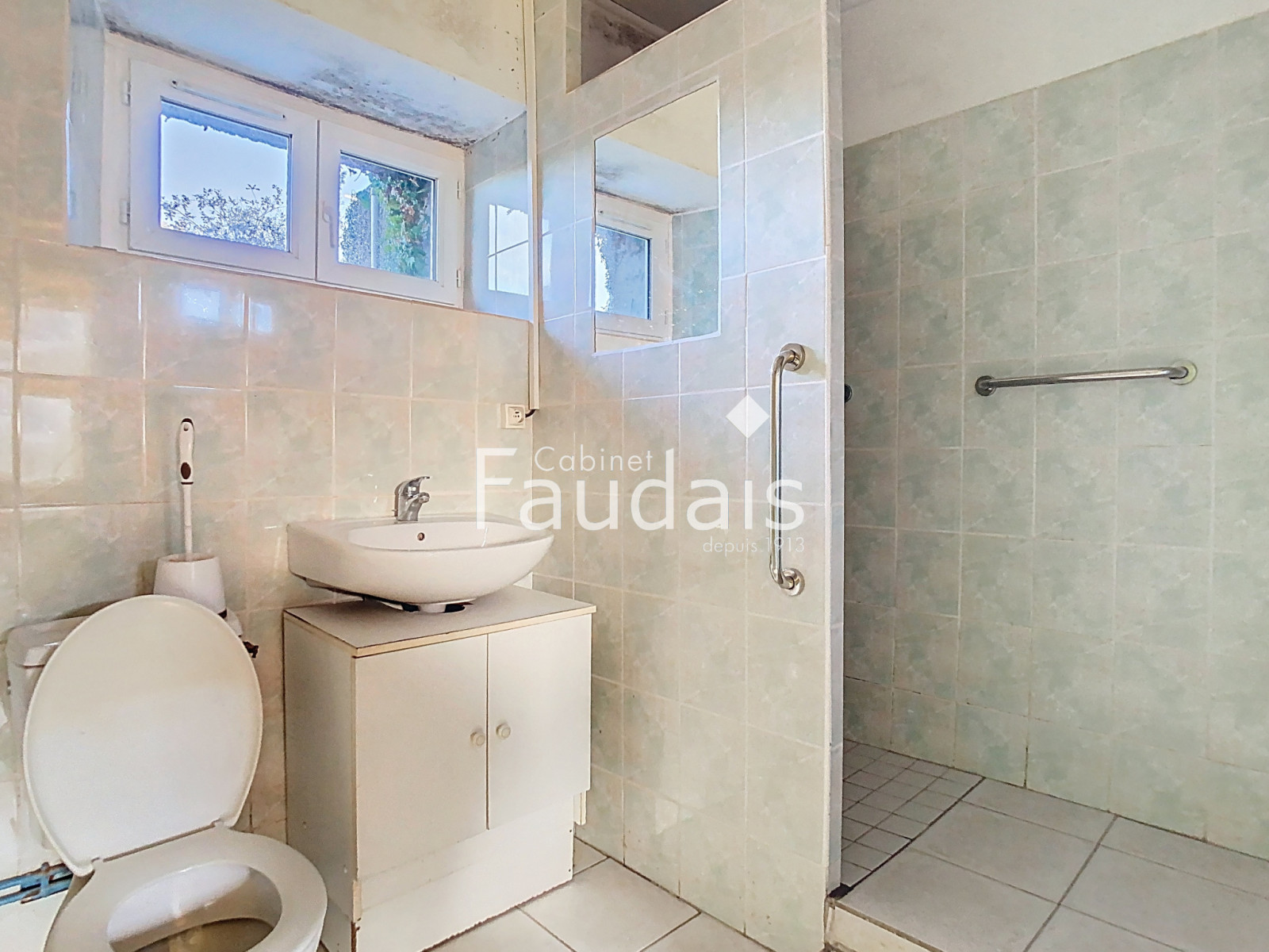 
                                                Vente
                                                 Maison à rénover sur près de 5000 m2 de terrain