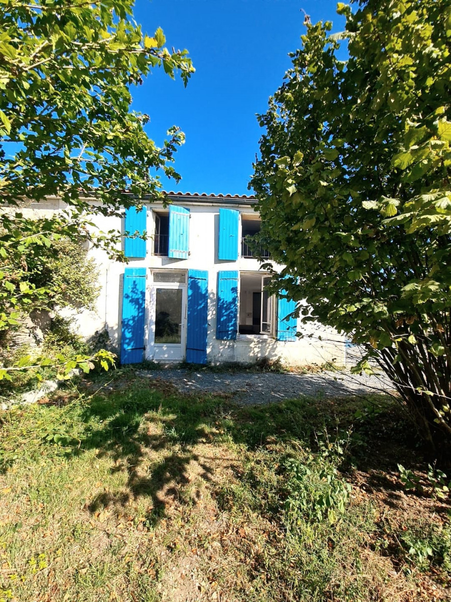 
                                                Vente
                                                 Maison à rénover Surgères 17700, à 7mns de la gare