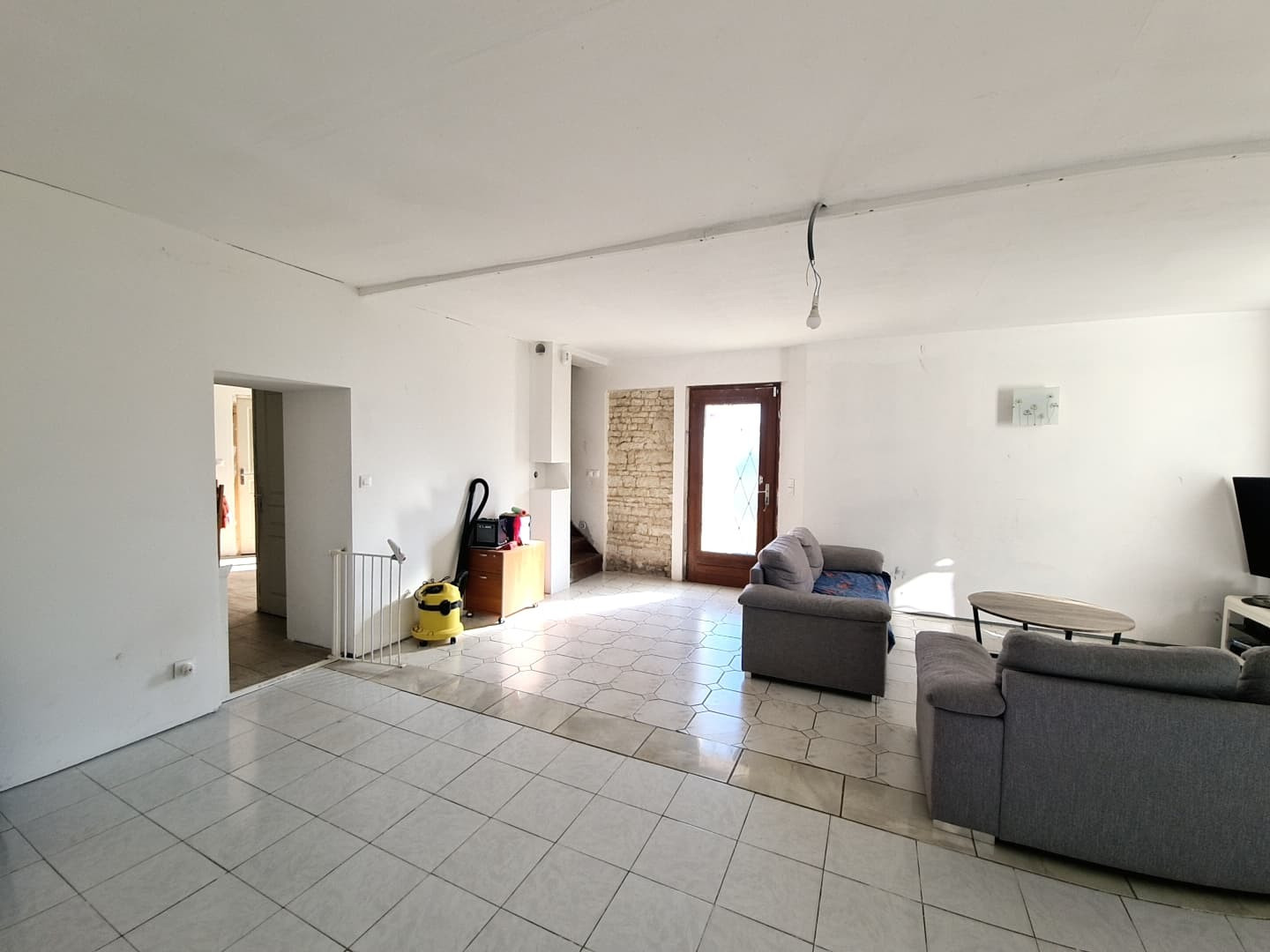 
                                                Vente
                                                 Maison à rénover Surgères 17700, à 7mns de la gare