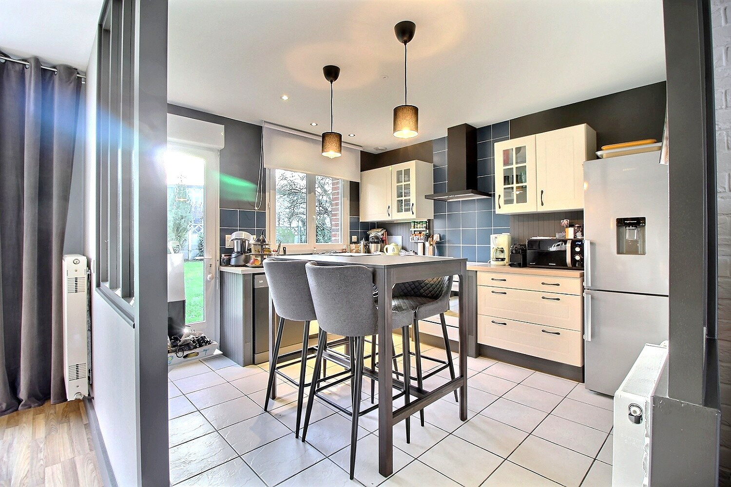 
                                                Location
                                                 Maison à Vendre 100m2