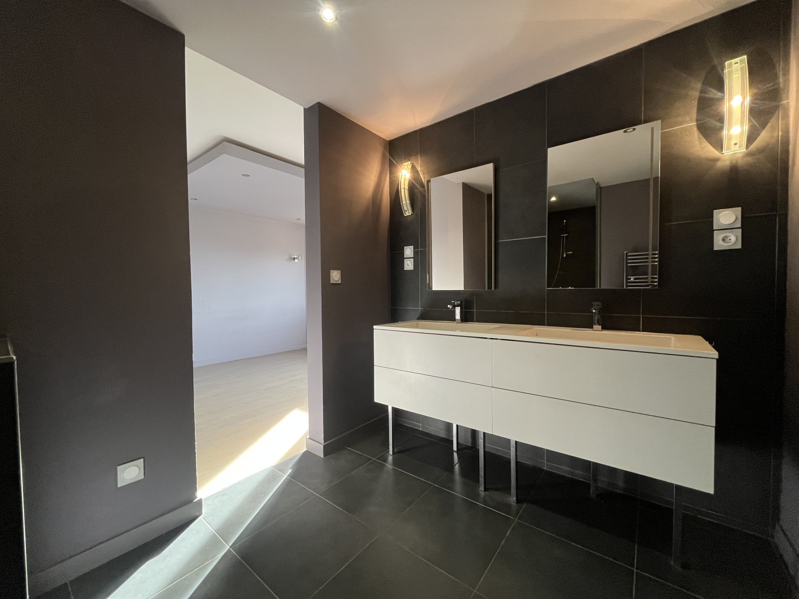 
                                                Vente
                                                 Maison à vendre sur Ecully