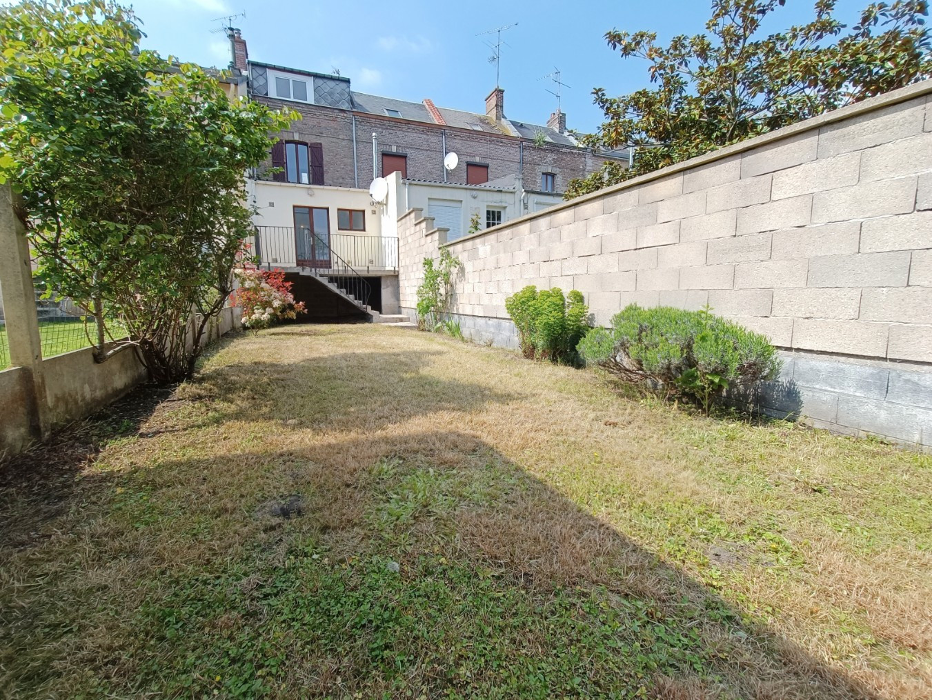 
                                                Vente
                                                 Maison amiénoise 2 chambres et jardin St Maurice