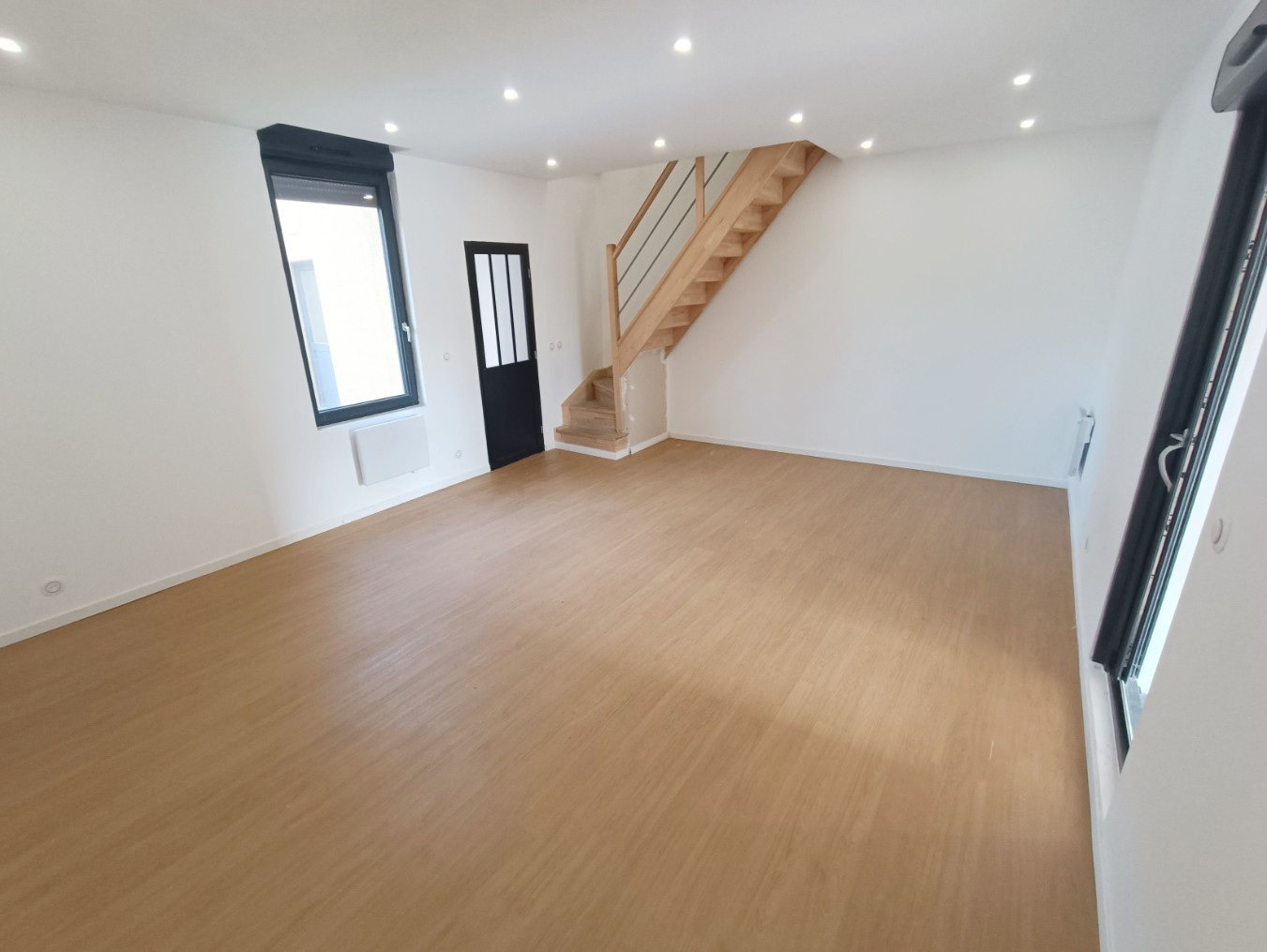 
                                                Vente
                                                 Maison  Amiens 4 chambres avec garage et jardin