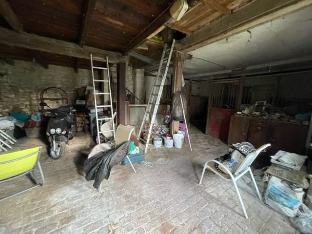 
                                                Vente
                                                 MAISON ANCIENNE 110M² + GRANGE 80M²